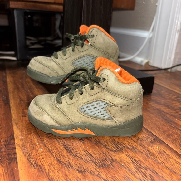 Jordan toddler Sneakers - Olive and Orange - Picture 2 of 5